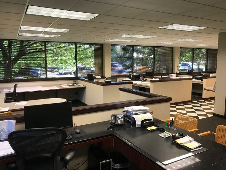 CORPORATE WOODS OFFICE BUILDING: 9990 College Blvd, Shawnee Mission, KS 66210